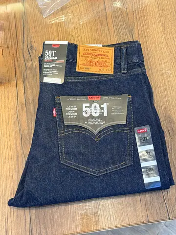 Levi’s Men Jeans Wholesale Supplier | Bulk Stock Available