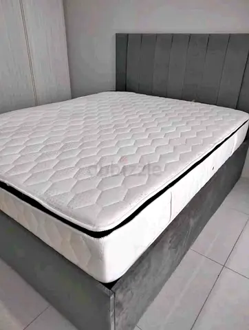King size 180x200cm mattress with top foam.  Same day delivery available