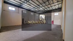 Available for rent – ​​Warehouse in Umm Al Quwain. Area: 5,000 sq ft. Suitable for commercial,