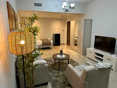 Studio style huge room with Private bathroom 1 min from Dubai Mall Metro station