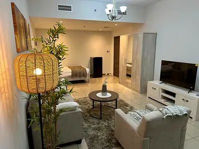 Studio style huge room with Private bathroom 1 min from Dubai Mall Metro station