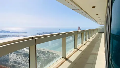 Gorgeous 4BR in prime location with Sea View