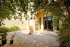 Private Garden | Study Room | Area Specialist