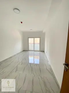 Brand new 2bhk with Balcony. Close Hall near Sahara center