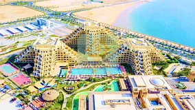 Sea View - Large 1BR - Private Beach and Pool - Freehold