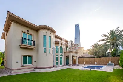 Exclusive | Skyline View | Garden Hall