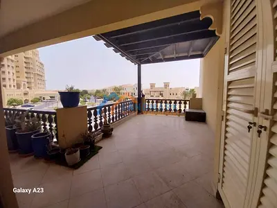 Spacious 2 bedrooms apartment/ community view/ huge balcony