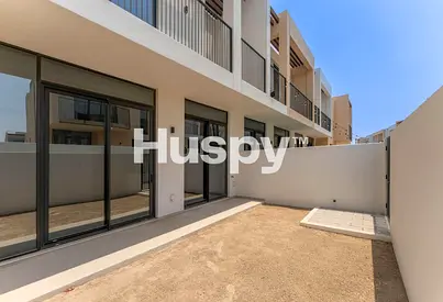 Private Garden I Open Kitchen I Close to Amenities
