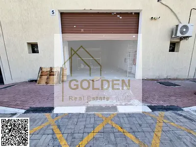 على شارع رئيسي مع امتداد تحميل وتنزيل وكهرباء 25 كيلواط