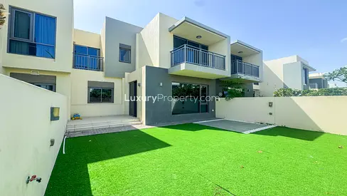 BRIGHT &amp; SPACIOUS | VACANT | LANDSCAPED