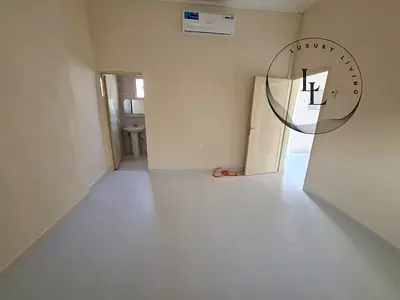 Spacious 3 bedroom hall with AC fixed it / close to Kuwaiti hospital al qadisa area