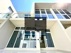 3BR Villa | Basswood | Multiple Views | Private Courtyard