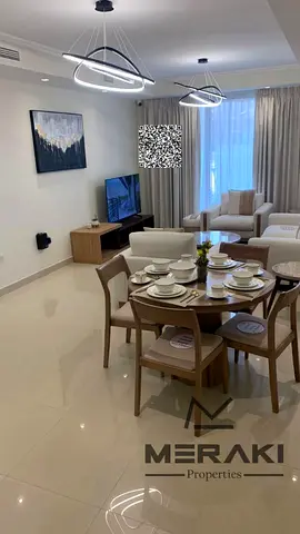 ستوديو اطلاله مفتوحه مع بلكونه مساحته متميزة جدا موجود في عجمان وان فيس توو بسعر مش موجود في السوق  كله حاليا وكمان قسط ممتاز.