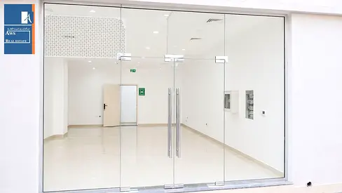 Spacious Street Facing Shop in Prime Commercial Location
