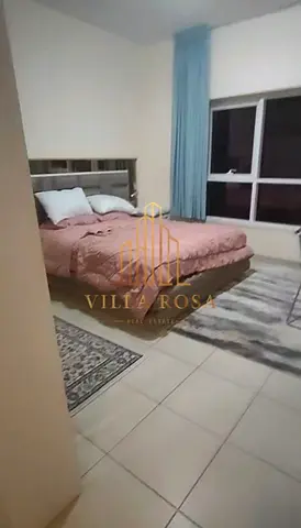 شقة للايجار الشهري غرفتين وصالة بإطلالة مفتوحة داخل برج راقٍ، جاهزة للسكن فوراً بأثاث أنيق وتصميم عصري يناسب الحياة العصرية