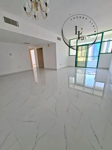 LAHWISH 3 BHK JUST 50K BALCONY NEAR BUS STOP READY TO MOVE NEAT DUBAI