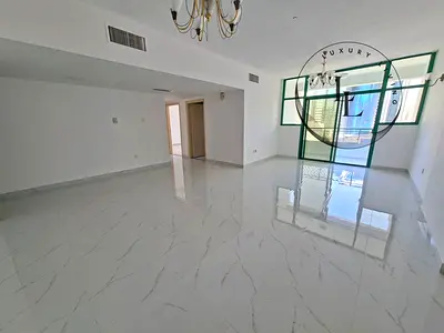 LAHWISH 3 BHK JUST 50K BALCONY NEAR BUS STOP READY TO MOVE NEAT DUBAI