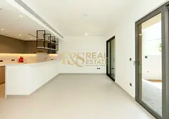 1 Month Free Rent | Vacant Unit |3 Bedroom + Maids | Unfurnished | Near Park &amp; Amenities | Luxur