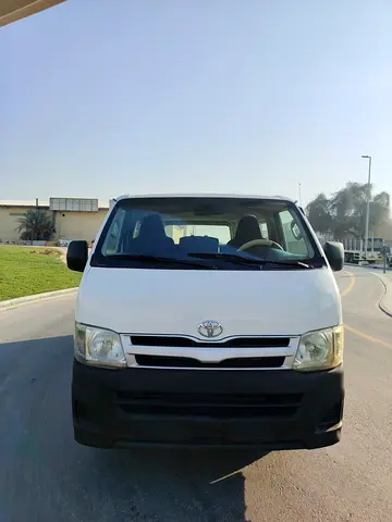 Toyota Hiace GL 2011 - GCC Specs - Well Maintained