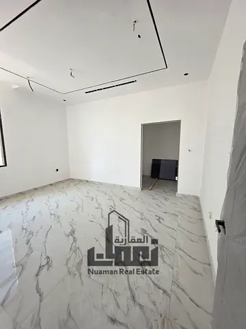 Villa for sale in Houshi with an area of 5,100 sq. ft., building area 4,200 sq. ft., 5 master bedrooms, price 3,300,000 AED