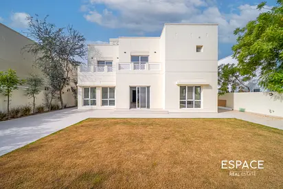 5 Bedrooms | Upgraded | Meadows 2