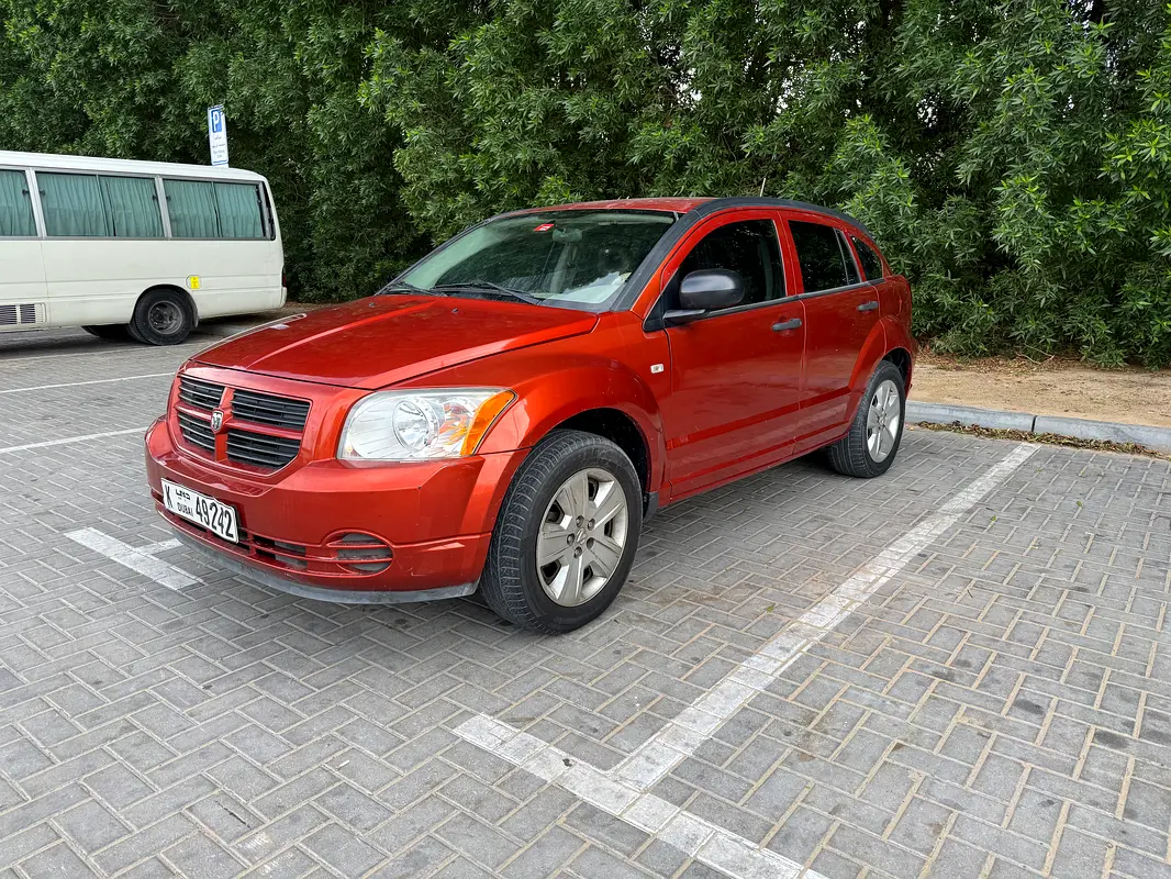 Dodge Caliber 2009 — photo 1 of 10