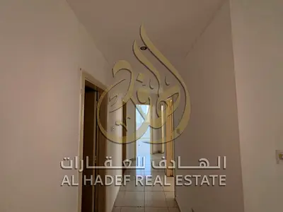 🏡 لـلإيجار – شقة ثلاث غرفة وصالة في النهدة، الشارقة 🏡  📍 الموقع: النهدة – موقع مميز قريب من مدخل دبي   💰 السعر: 55,000 درهم سنويًا   💳 التأمين: 2