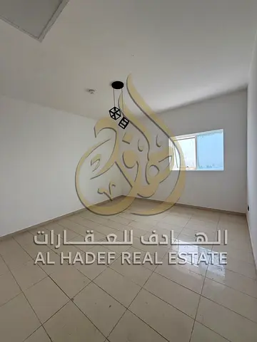 لإيجار – شقة 3 غرف وصالة في المجاز 3 بإطلالة بحرية مباشرة 🌊  📍 الموقع: المجاز 3 – الشارقة 🏢 الوحدة: شقة 3 غرف نوم + صالة 🌅 الإطلالة: مباشرة على ال