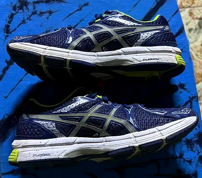 Asics mens running shoes - navy/green, lightly used