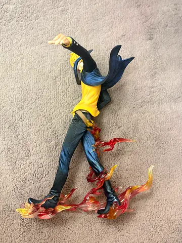 مجسم سانجي كبير نظيف لم يستخدم Large, clean, unused Sanji figure