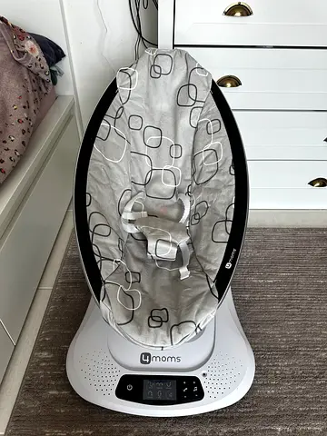 4 moms Mamaroo swing