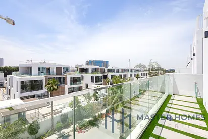 Unique 4 BHK| 2 Min Walking Distance to the Lagoon