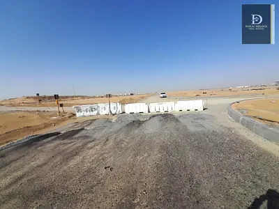 للبيع فى الشارقة   منطقة السحمة  قطعة  أرض زاوية على شارعين  مساحة القطعة 3405 قدم مربع  زواية على شارعين  18 متر و 18 متر
