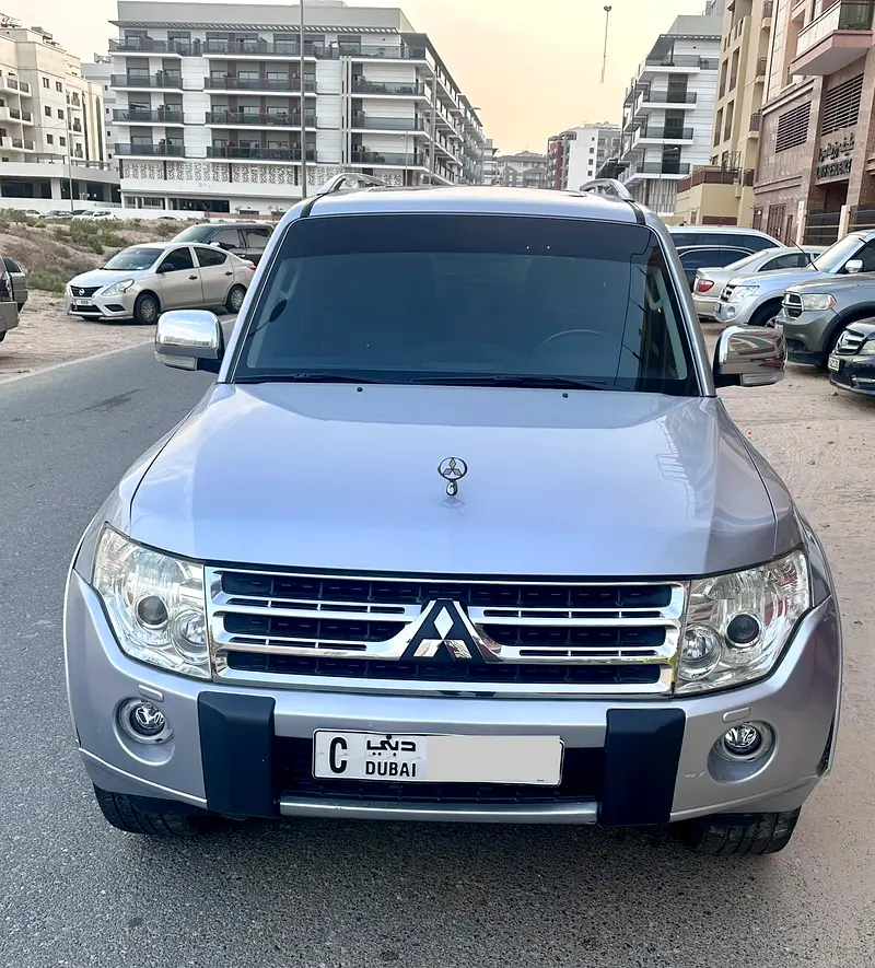 Mitsubishi Pajero 2011 — photo 1 of 12