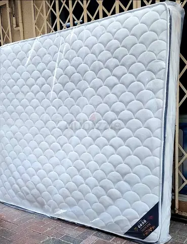 King size 180x200cm mattress pillow top.  Same day delivery available
