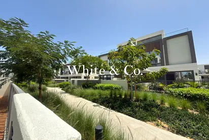 Greenbelt | Landscaped Garden |Appliances