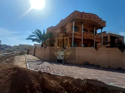 فيلا بمساحه كبيره للإيجار في المويهات 1 بسعر خيالي