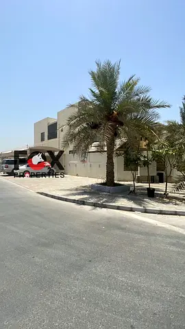 للبيع فيلا سكنية استثمارية مميزة في منطقة الروضة 3 بعجمان، بموقع استراتيجي ممتاز مقابل مركز عجمان الصحي، وعلى زاوية شارعين قار، وثاني قطعة من شارع الس