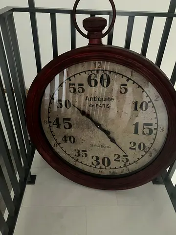 Large Antique-Style Round Wall Clock (Vintage Pocket Watch Design)