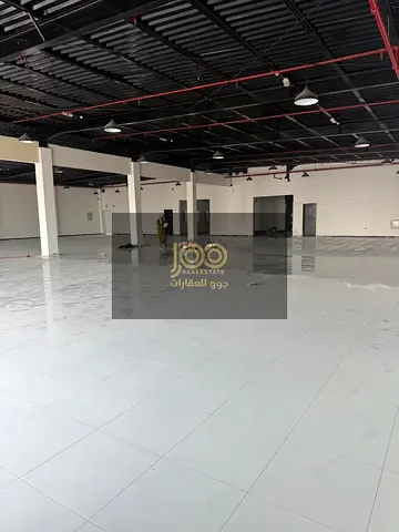 Main Road Showroom with Yard & Parking for Rent in UAQ | 13,000 sq. ft | 40 kW | Ready