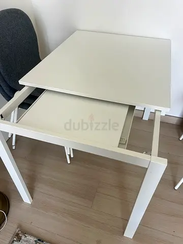 Table for 4 people