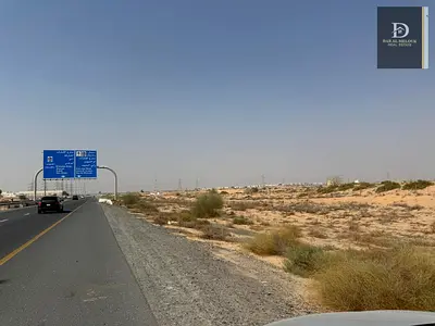 للبيع فى الشارقة منطقة مزيرعة   قطعة ارض سكنية  مساحة 2800 قدم مربع  على طريق 15 متر