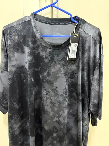 Brand new addidas  training shirt  xxl