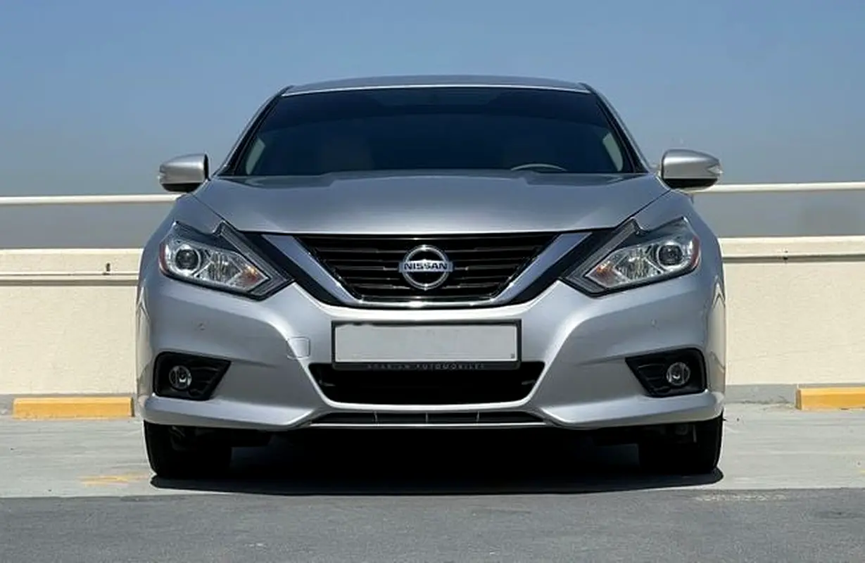 Nissan Altima 2018 — photo 1 of 11