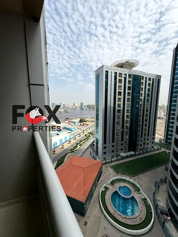 غرفة وصالة مفروشة للإيجار في أبراج الأورينت عجمان، بلكونة بإطلالة بحرية، باركينج مجاني، 2 حمام، موقع مميز قريب من الخدمات.