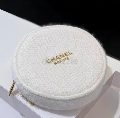 Chanel VIP Gift Cosmetic Bag – Snowflake Tweed Makeup Pouch