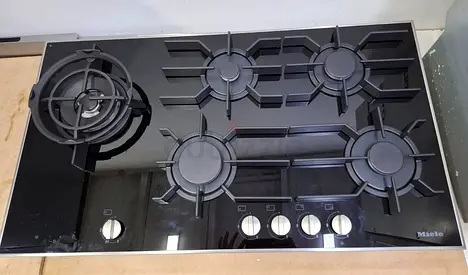Miele 5-Burner Gas Hob with Glass Top — Good Condition