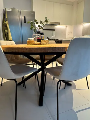 MUST GO SUNDAY - Round Dining Table and Chairs