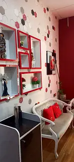 Ladies Salon URGENT SALE- Running Ladies Salon in Sharjah