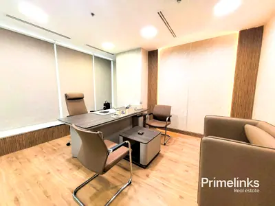 Move In Ready | High Quality Furniture | Mid Floor